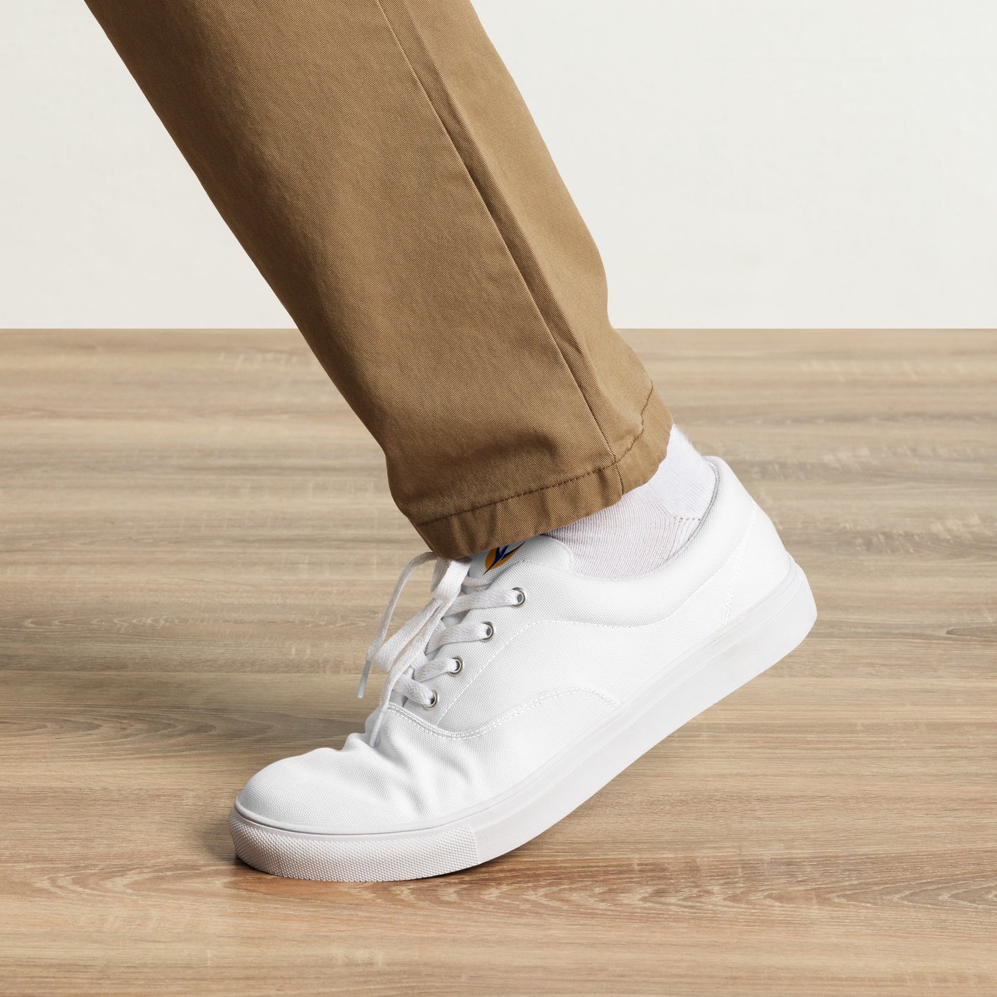 Men’s Lace-up White Canvas Shoes - Phoenix Incogni Center