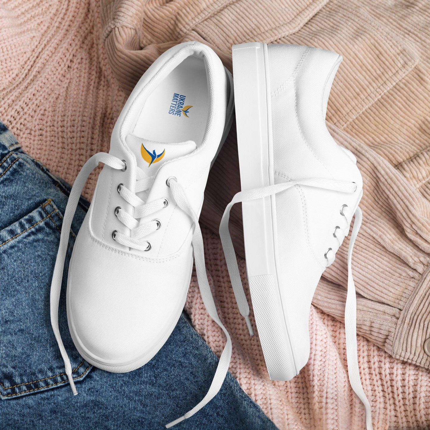 Men’s Lace-up White Canvas Shoes - Phoenix Incogni Center
